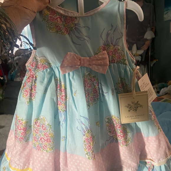 Laura Ashley 24 months adorable Spring, Summer 2pc outfit. - Picture 6 of 9